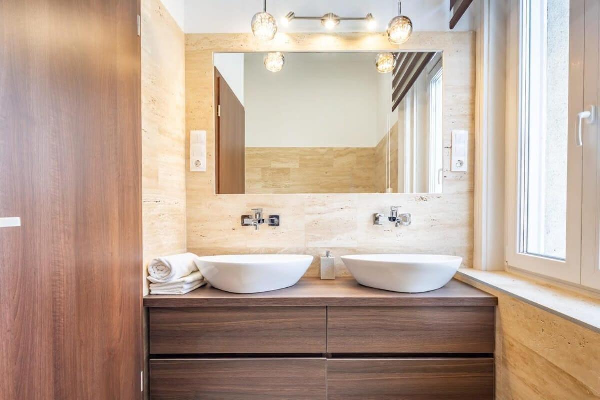 ブダペストSplendid Perfectly Located Flat With Saunaアパートメント エクステリア 写真