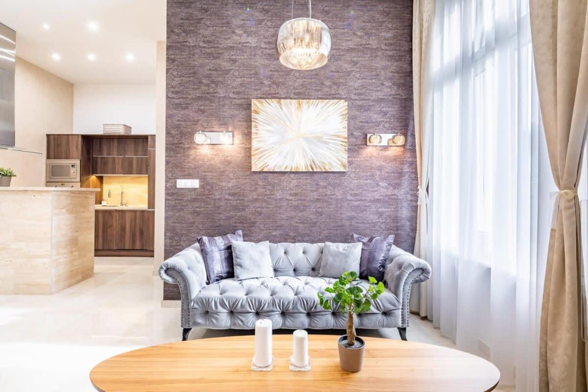 ブダペストSplendid Perfectly Located Flat With Saunaアパートメント エクステリア 写真
