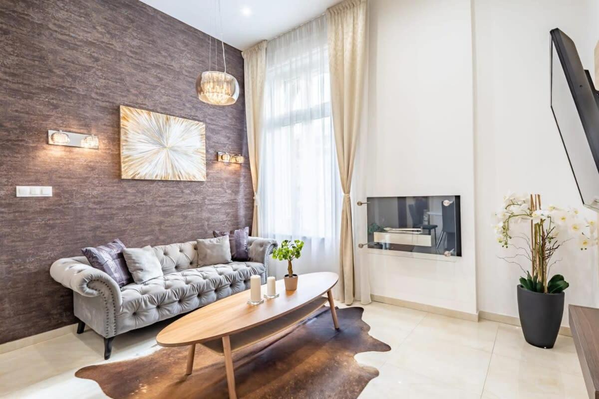 ブダペストSplendid Perfectly Located Flat With Saunaアパートメント エクステリア 写真