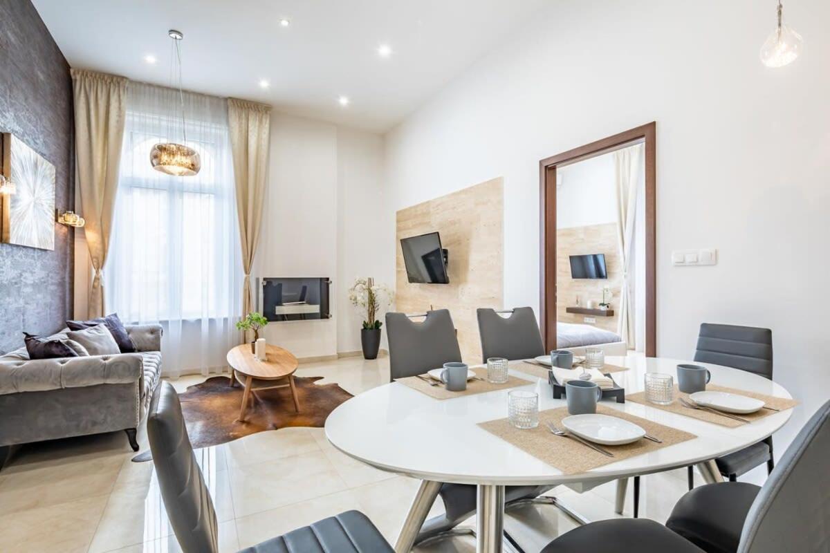 ブダペストSplendid Perfectly Located Flat With Saunaアパートメント エクステリア 写真