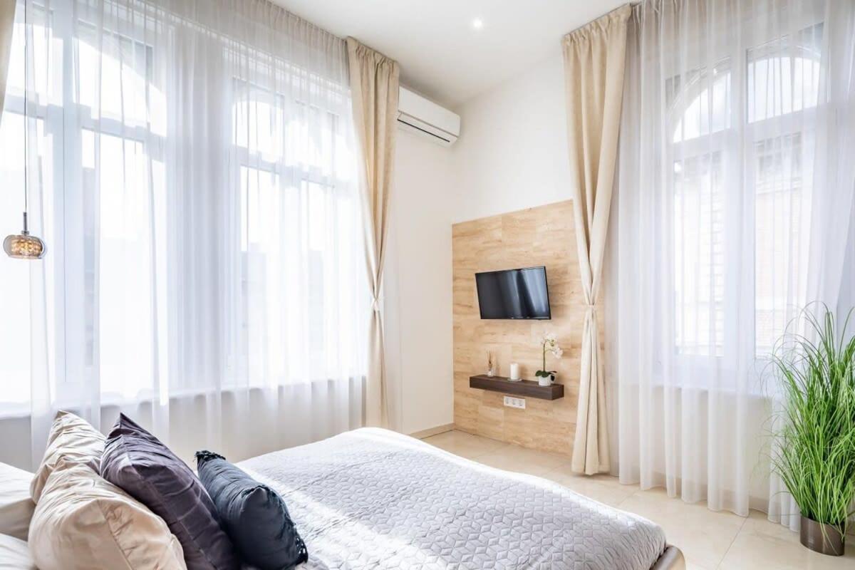 ブダペストSplendid Perfectly Located Flat With Saunaアパートメント エクステリア 写真