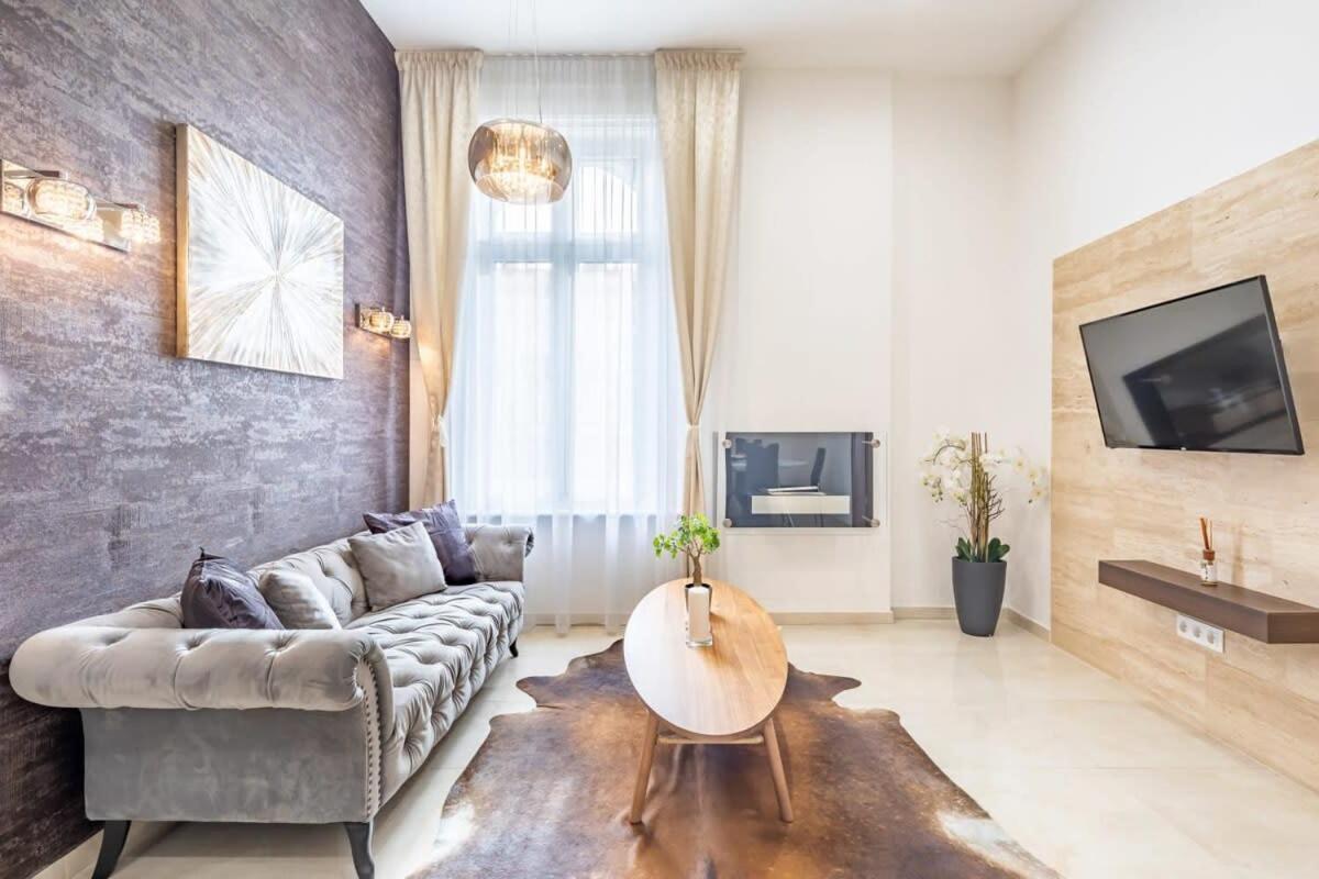 ブダペストSplendid Perfectly Located Flat With Saunaアパートメント エクステリア 写真